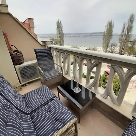 Beachfront Panoramic Flat @ South Bay Apartament Varna