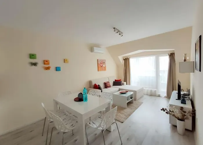 Beachfront Panoramic Flat @ South Bay Appartement *