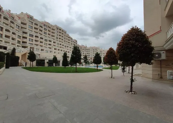 Beachfront Panoramic Flat @ South Bay Varna