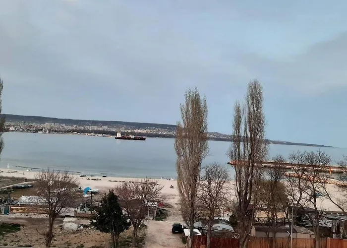 Apartment Beachfront Panoramic Flat @ South Bay *