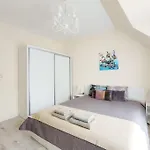 Beachfront Panoramic Flat @ South Bay Lejlighed *