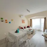 Beachfront Panoramic Flat @ South Bay Lejlighed *