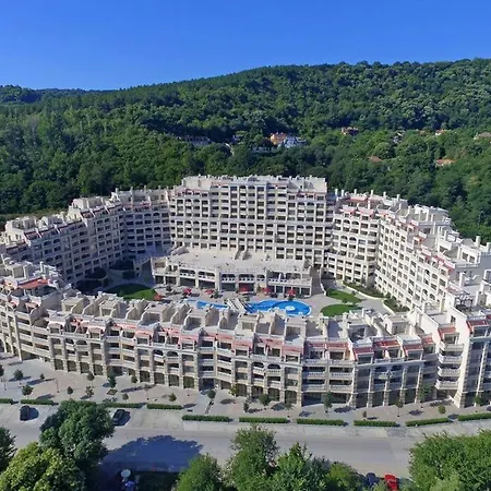 Beachfront Panoramic Flat @ South Bay * Varna