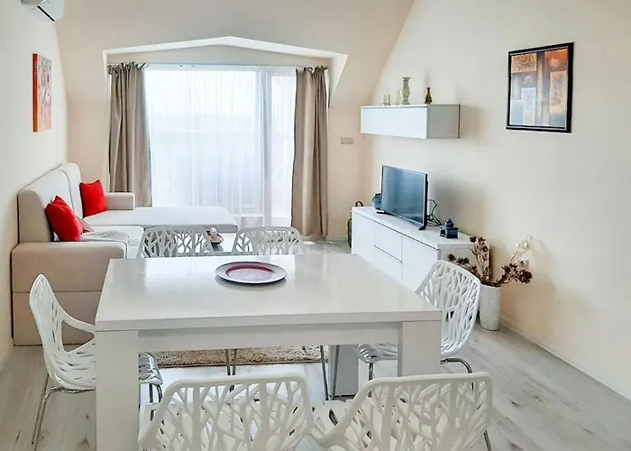 Beachfront Panoramic Flat @ South Bay 公寓 *