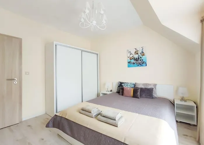 Beachfront Panoramic Flat @ South Bay 公寓 *